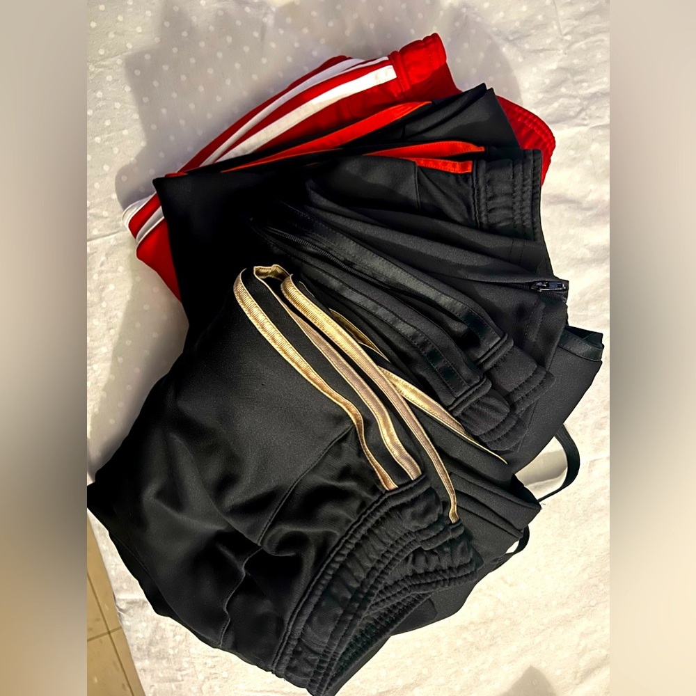 Adidas pants (4) bundle size M